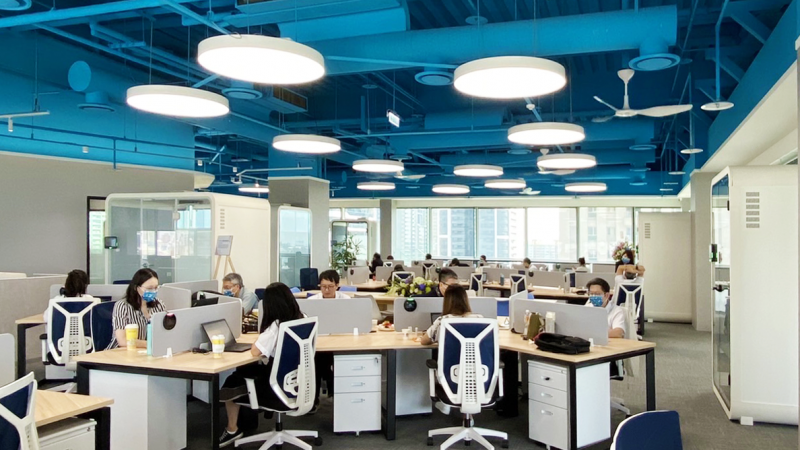 透過高雄據點的「AUO解決方案研發中心」建置，期強化南部人才的延攬及培育